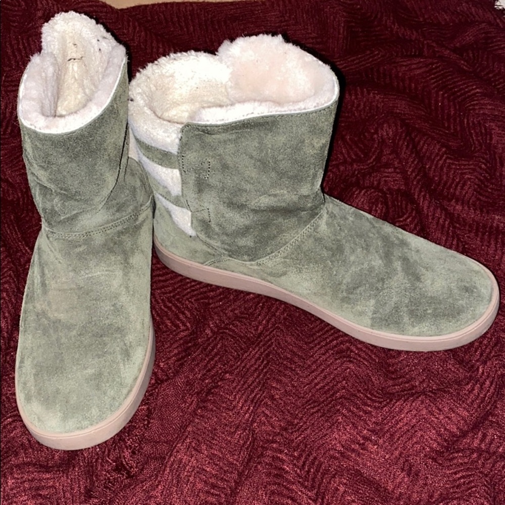 Olive Green KOOLABURRA By UGGs
